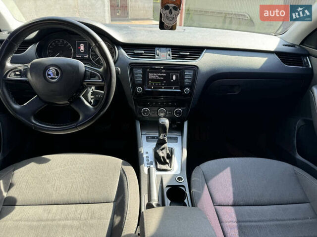 Серый Шкода Октавия, объемом двигателя 2 л и пробегом 280 тыс. км за 9700 $, фото 7 на Automoto.ua