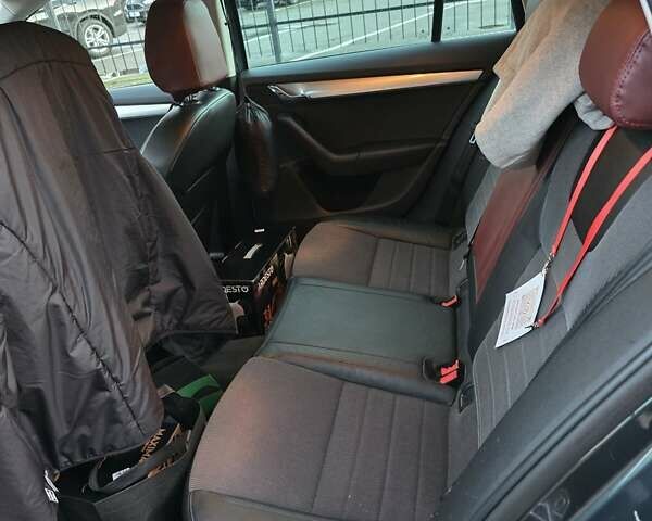Серый Шкода Октавия, объемом двигателя 1.97 л и пробегом 257 тыс. км за 14000 $, фото 16 на Automoto.ua