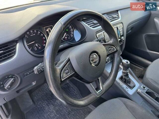 Шкода Октавия 2015 в Кролевце на Automoto.ua Серый Шкода Октавия, объемом двигателя 1.6 л и пробегом 197 тыс. км за 11850 $, фото 27 на Automoto.ua