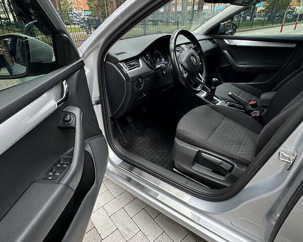 Серый Шкода Октавия, объемом двигателя 1.6 л и пробегом 189 тыс. км за 12500 $, фото 13 на Automoto.ua