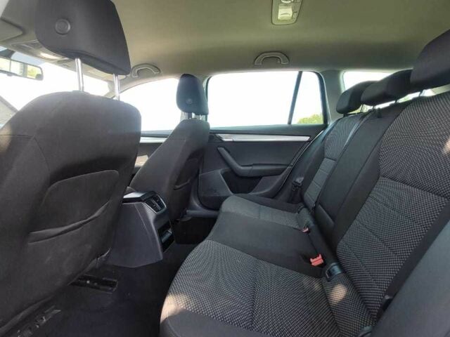 Серый Шкода Октавия, объемом двигателя 2 л и пробегом 300 тыс. км за 11350 $, фото 8 на Automoto.ua