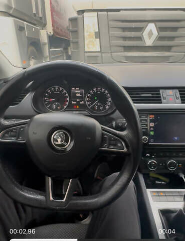 Серый Шкода Октавия, объемом двигателя 1.6 л и пробегом 241 тыс. км за 12500 $, фото 1 на Automoto.ua