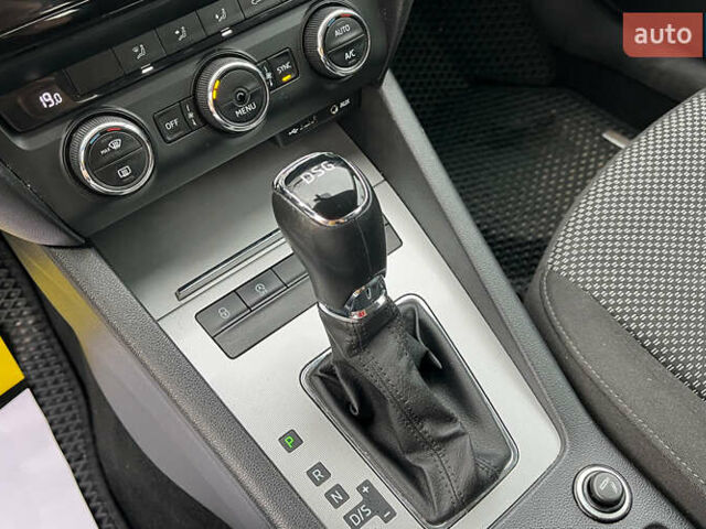 Серый Шкода Октавия, объемом двигателя 1.6 л и пробегом 305 тыс. км за 11600 $, фото 13 на Automoto.ua