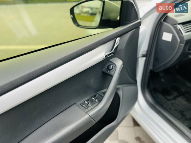 Серый Шкода Октавия, объемом двигателя 1.6 л и пробегом 273 тыс. км за 9800 $, фото 10 на Automoto.ua