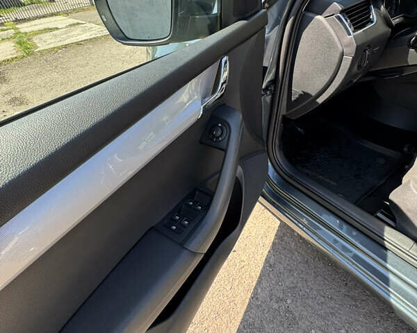 Сірий Шкода Октавія, об'ємом двигуна 2 л та пробігом 300 тис. км за 13000 $, фото 10 на Automoto.ua