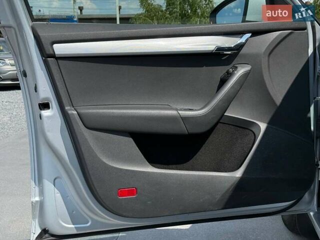 Серый Шкода Октавия, объемом двигателя 1.6 л и пробегом 293 тыс. км за 9796 $, фото 19 на Automoto.ua