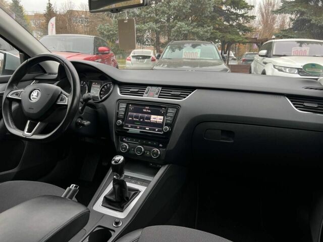 Серый Шкода Октавия, объемом двигателя 2 л и пробегом 239 тыс. км за 12500 $, фото 8 на Automoto.ua