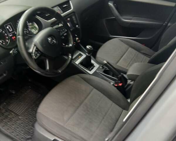 Серый Шкода Октавия, объемом двигателя 1.6 л и пробегом 262 тыс. км за 8500 $, фото 6 на Automoto.ua