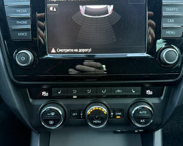 Серый Шкода Октавия, объемом двигателя 2 л и пробегом 225 тыс. км за 13950 $, фото 26 на Automoto.ua