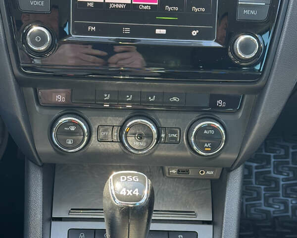 Сірий Шкода Октавія, об'ємом двигуна 2 л та пробігом 300 тис. км за 13000 $, фото 13 на Automoto.ua