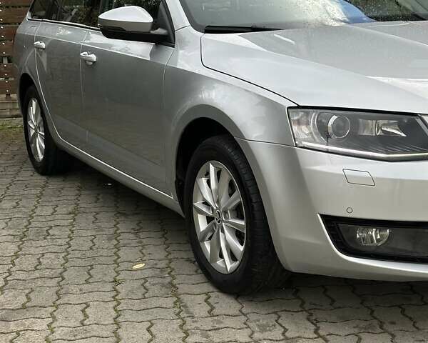 Шкода Октавия 2015 в Стрые на Automoto.ua Серый Шкода Октавия, объемом двигателя 1.97 л и пробегом 232 тыс. км за 13350 $, фото 10 на Automoto.ua