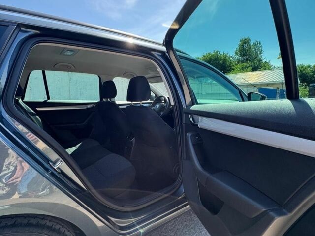 Сірий Шкода Октавія, об'ємом двигуна 2 л та пробігом 300 тис. км за 13000 $, фото 9 на Automoto.ua