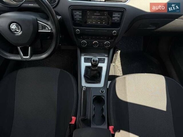 Серый Шкода Октавия, объемом двигателя 1.6 л и пробегом 293 тыс. км за 9796 $, фото 41 на Automoto.ua