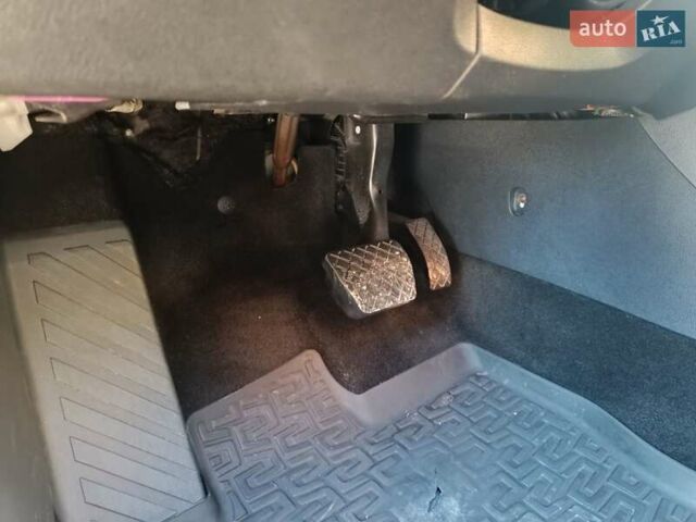 Серый Шкода Октавия, объемом двигателя 2 л и пробегом 290 тыс. км за 12499 $, фото 33 на Automoto.ua