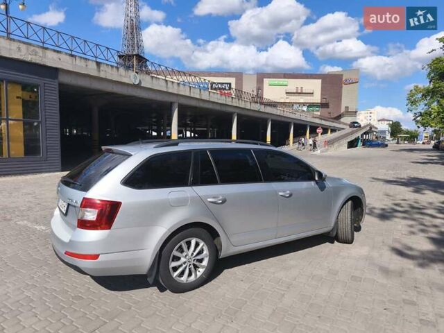 Серый Шкода Октавия, объемом двигателя 1.6 л и пробегом 273 тыс. км за 12500 $, фото 3 на Automoto.ua