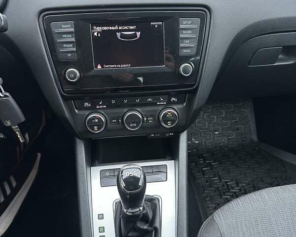 Серый Шкода Октавия, объемом двигателя 2 л и пробегом 229 тыс. км за 11750 $, фото 24 на Automoto.ua