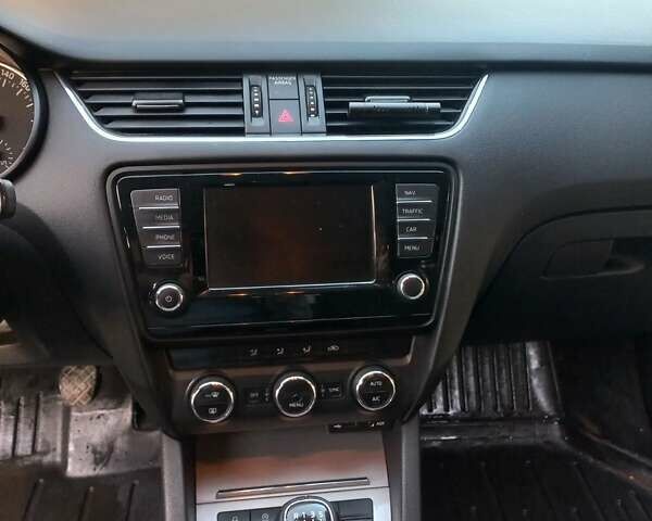 Сірий Шкода Октавія, об'ємом двигуна 1.6 л та пробігом 194 тис. км за 10200 $, фото 9 на Automoto.ua