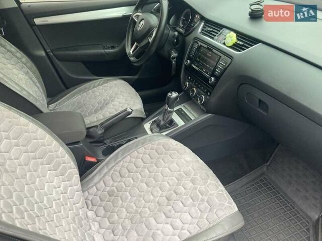 Серый Шкода Октавия, объемом двигателя 2 л и пробегом 269 тыс. км за 13300 $, фото 17 на Automoto.ua