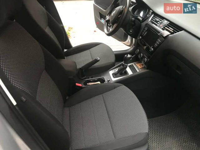 Серый Шкода Октавия, объемом двигателя 1.6 л и пробегом 290 тыс. км за 11900 $, фото 6 на Automoto.ua