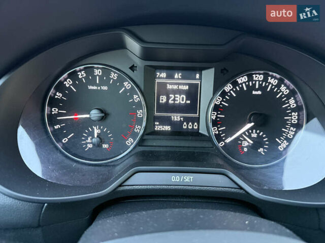 Серый Шкода Октавия, объемом двигателя 2 л и пробегом 225 тыс. км за 13950 $, фото 25 на Automoto.ua