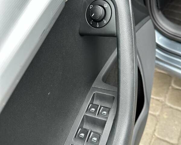 Серый Шкода Октавия, объемом двигателя 2 л и пробегом 229 тыс. км за 11750 $, фото 17 на Automoto.ua