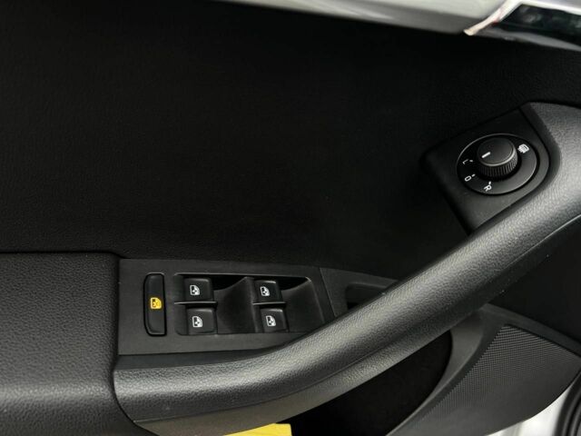 Серый Шкода Октавия, объемом двигателя 2 л и пробегом 239 тыс. км за 12500 $, фото 10 на Automoto.ua