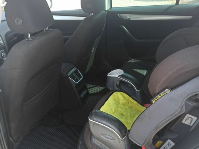 Серый Шкода Октавия, объемом двигателя 1.6 л и пробегом 240 тыс. км за 9999 $, фото 20 на Automoto.ua