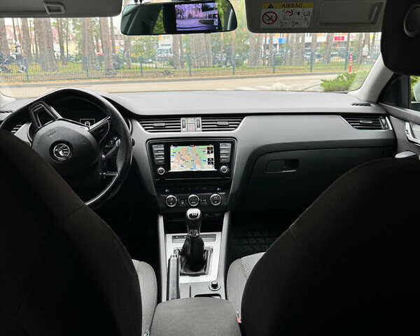 Серый Шкода Октавия, объемом двигателя 1.6 л и пробегом 189 тыс. км за 12500 $, фото 12 на Automoto.ua