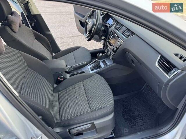 Шкода Октавия 2015 в Кролевце на Automoto.ua Серый Шкода Октавия, объемом двигателя 1.6 л и пробегом 197 тыс. км за 11850 $, фото 35 на Automoto.ua