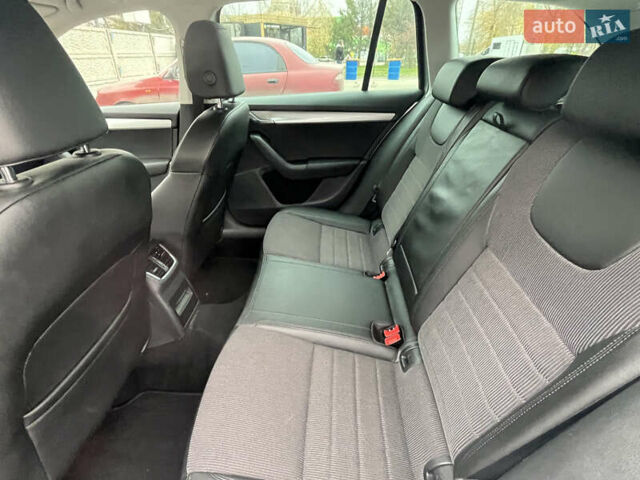 Серый Шкода Октавия, объемом двигателя 1.97 л и пробегом 239 тыс. км за 12500 $, фото 13 на Automoto.ua