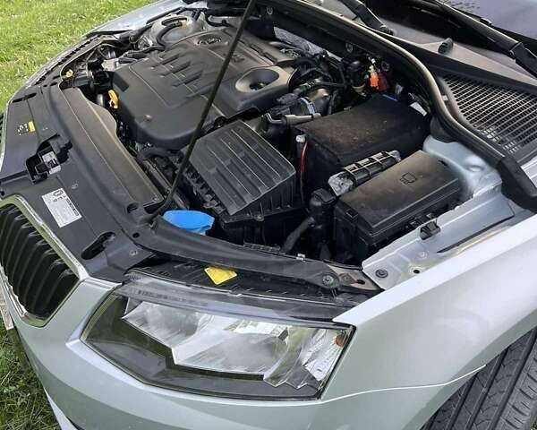 Шкода Октавія 2015 у Карловке на Automoto.ua Сірий Шкода Октавія, об'ємом двигуна 1.6 л та пробігом 286 тис. км за 11700 $, фото 11 на Automoto.ua