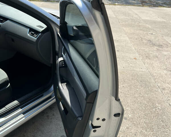 Серый Шкода Октавия, объемом двигателя 1.97 л и пробегом 282 тыс. км за 12500 $, фото 54 на Automoto.ua