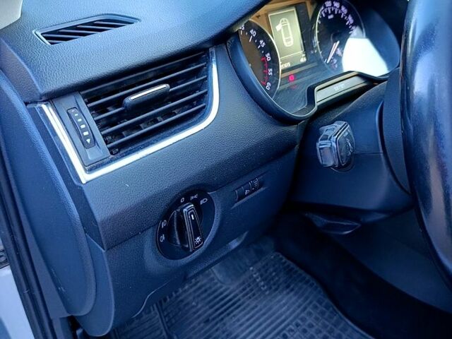 Серый Шкода Октавия, объемом двигателя 1.6 л и пробегом 350 тыс. км за 8999 $, фото 7 на Automoto.ua