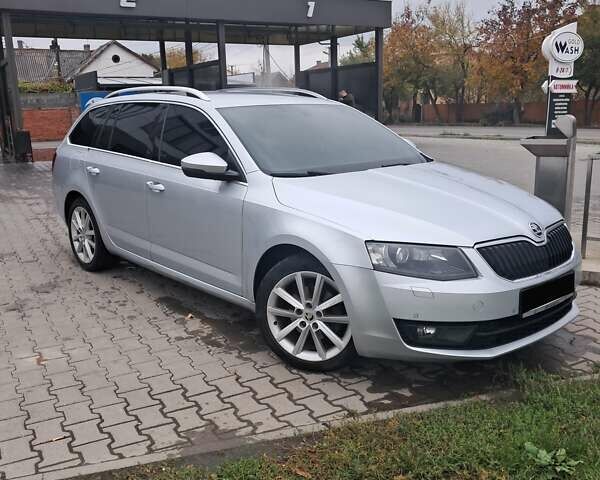 Шкода Октавия 2015 в Береговом на Automoto.ua Серый Шкода Октавия, объемом двигателя 1.97 л и пробегом 255 тыс. км за 11800 $, фото 6 на Automoto.ua