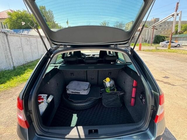 Сірий Шкода Октавія, об'ємом двигуна 2 л та пробігом 300 тис. км за 13000 $, фото 6 на Automoto.ua