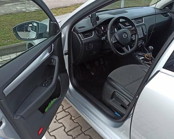 Серый Шкода Октавия, объемом двигателя 1.6 л и пробегом 253 тыс. км за 12300 $, фото 12 на Automoto.ua