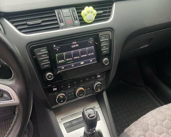 Серый Шкода Октавия, объемом двигателя 2 л и пробегом 269 тыс. км за 13300 $, фото 10 на Automoto.ua