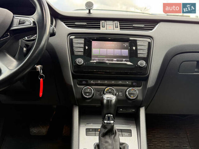 Серый Шкода Октавия, объемом двигателя 1.97 л и пробегом 252 тыс. км за 14200 $, фото 16 на Automoto.ua