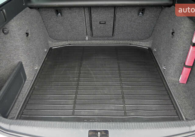 Серый Шкода Октавия, объемом двигателя 1.6 л и пробегом 256 тыс. км за 11700 $, фото 48 на Automoto.ua