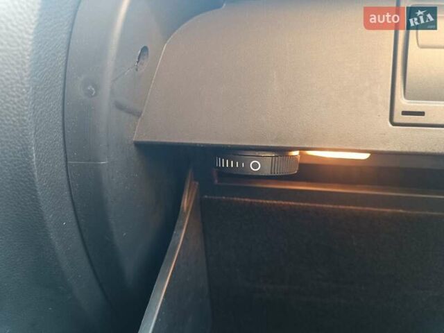 Серый Шкода Октавия, объемом двигателя 2 л и пробегом 290 тыс. км за 12499 $, фото 35 на Automoto.ua