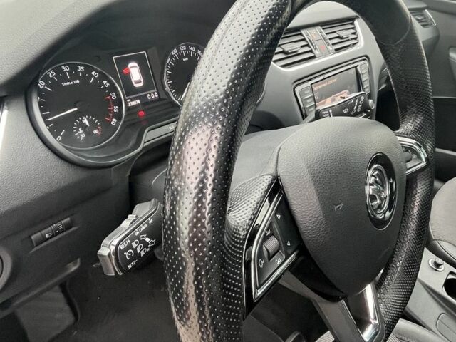 Серый Шкода Октавия, объемом двигателя 2 л и пробегом 239 тыс. км за 12500 $, фото 17 на Automoto.ua