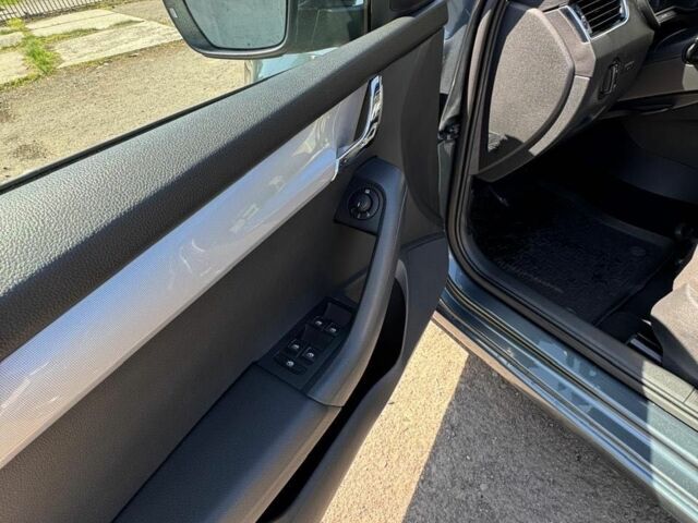 Сірий Шкода Октавія, об'ємом двигуна 2 л та пробігом 300 тис. км за 13000 $, фото 12 на Automoto.ua