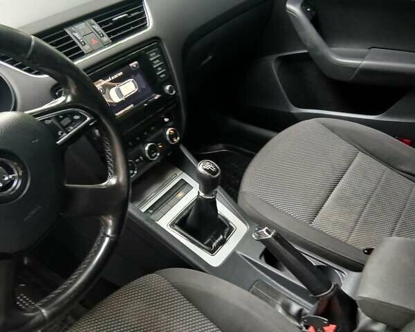 Серый Шкода Октавия, объемом двигателя 1.6 л и пробегом 262 тыс. км за 8500 $, фото 9 на Automoto.ua