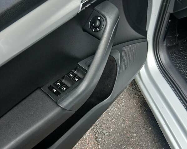 Серый Шкода Октавия, объемом двигателя 1.6 л и пробегом 262 тыс. км за 8500 $, фото 8 на Automoto.ua