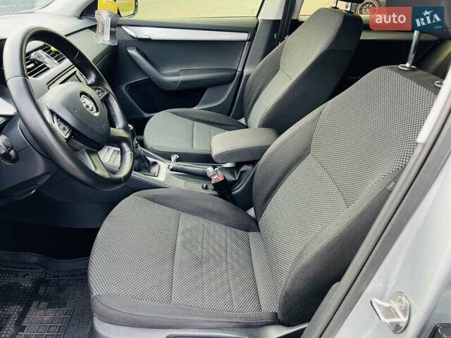 Серый Шкода Октавия, объемом двигателя 1.6 л и пробегом 273 тыс. км за 9800 $, фото 12 на Automoto.ua