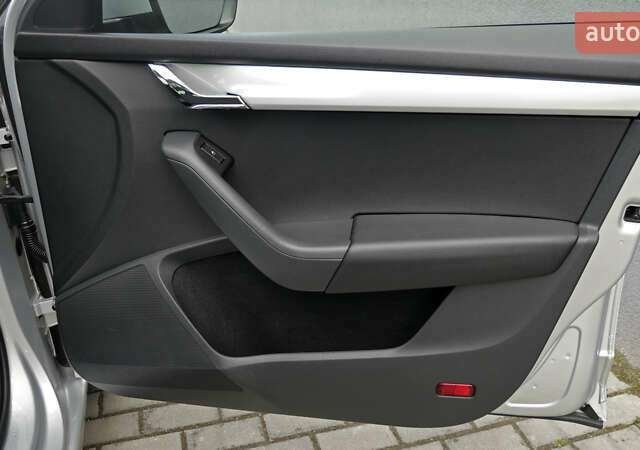 Серый Шкода Октавия, объемом двигателя 1.6 л и пробегом 256 тыс. км за 11700 $, фото 43 на Automoto.ua