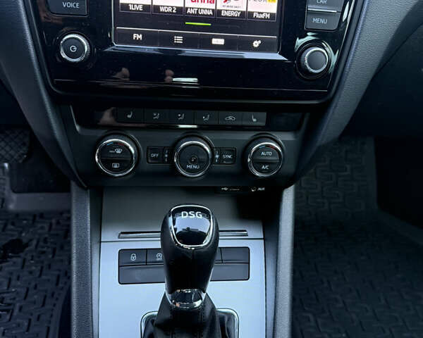 Сірий Шкода Октавія, об'ємом двигуна 2 л та пробігом 225 тис. км за 14200 $, фото 21 на Automoto.ua