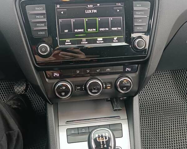 Серый Шкода Октавия, объемом двигателя 1.6 л и пробегом 212 тыс. км за 11900 $, фото 9 на Automoto.ua