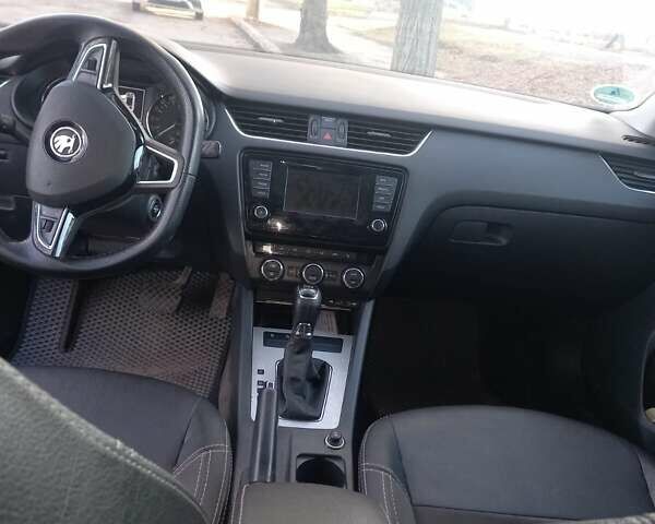 Серый Шкода Октавия, объемом двигателя 1.6 л и пробегом 257 тыс. км за 12000 $, фото 1 на Automoto.ua