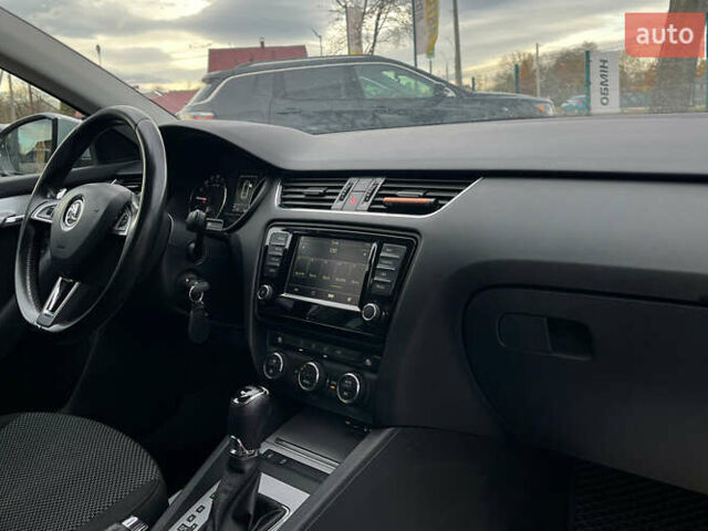 Серый Шкода Октавия, объемом двигателя 1.6 л и пробегом 305 тыс. км за 11600 $, фото 17 на Automoto.ua